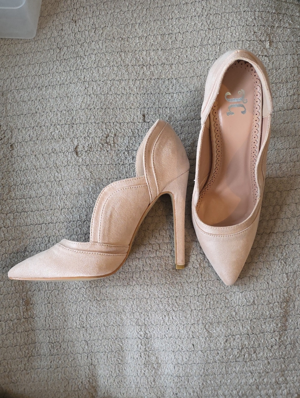 Classic Pointed-Toe High Heel Pumps in Blush Pink